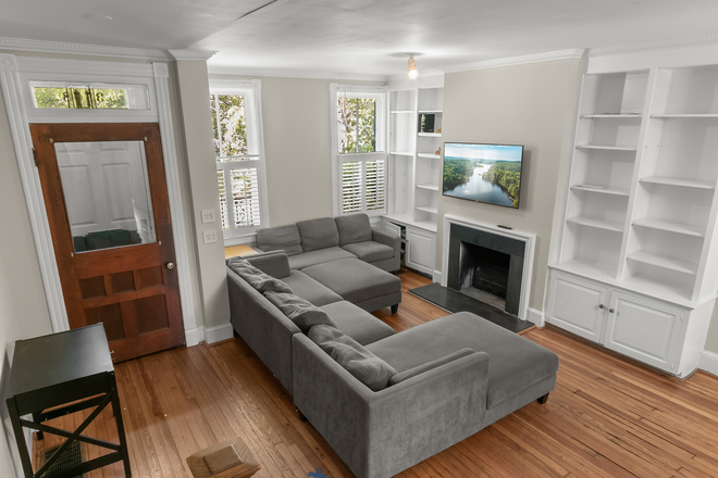 Great Room - Large 5-Bedroom Georgetown House for 2028-2029