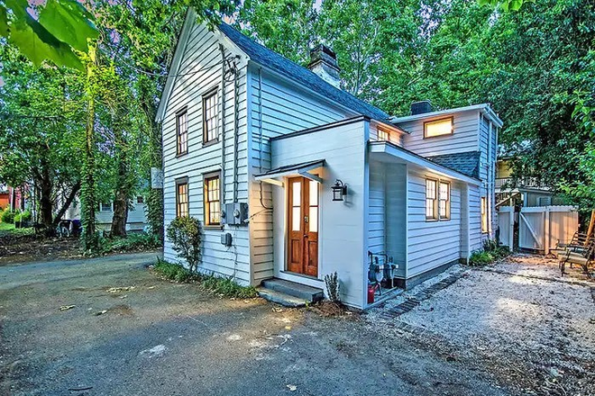 Front of house - Quiet 3BR/2BA Retreat Ideal for Medical Professionals