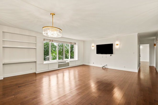 Living Room - 19 Chauncy Street, Unit 4B, Cambridge, MA