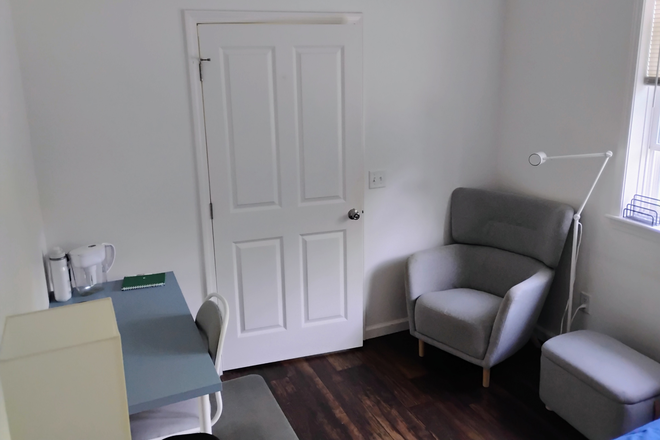Bedroom downstairs (smaller, 930,-) - Duplex house