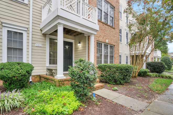 Front of townhouse - Townhouse in New Town