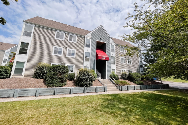 - 4 Bedroom 2 Bath Condo