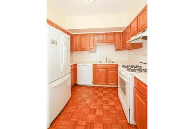Call NOW for showings! 617-236-8550 - PRINCE ST - *HALF FEE* LUXE CAMBRIDGEPORT 3BR/1BA CONDO AVAIL *9/1/2026* W/ LNDRY IN BLDNG, H&HW INC