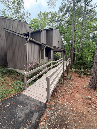 Front Entrance - Townhouse close to busline