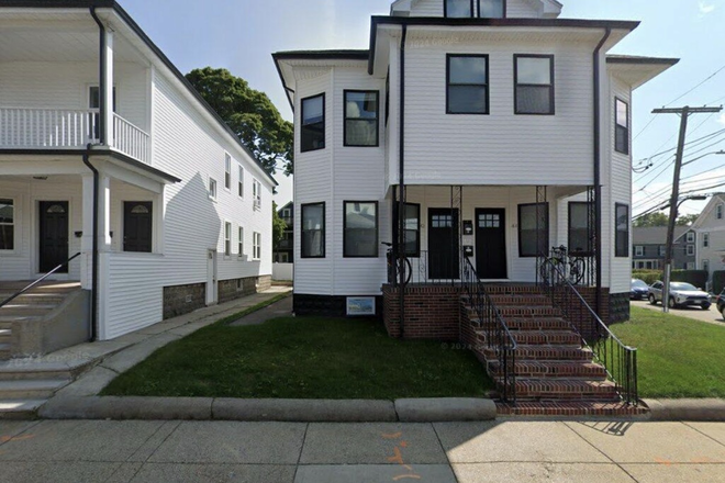 - - LUXURY 6 BED 2 BATH NEAR TUFTS UNIVERSITY 6/1/2027