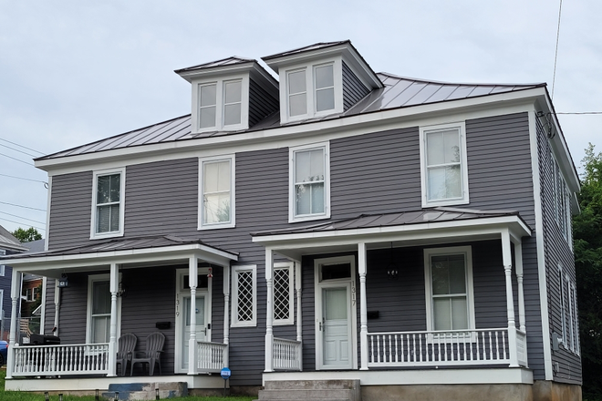 Exterior - Renovated/Modernized: 3 Bed, 2 Bath With Great Amenities- Downtown Lynchburg