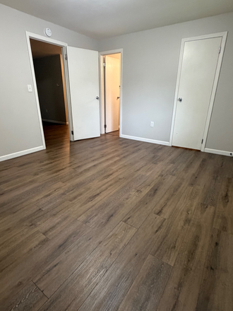 Large bedroom - 1018 Holloway St, Entire 1BR apartment and addt'l units available. Just over the river.