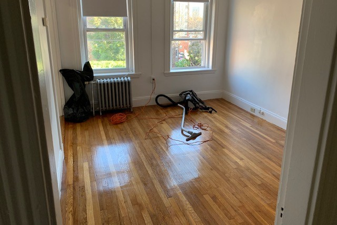 Bedroom-LIVINGROOM - STUDIO PARK DR EAT IN KITCHEN CLOSE TO ALL HOSPITALS NO FEE Apartments