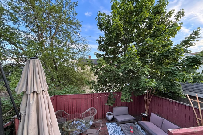 Back deck - Apartment close to campus