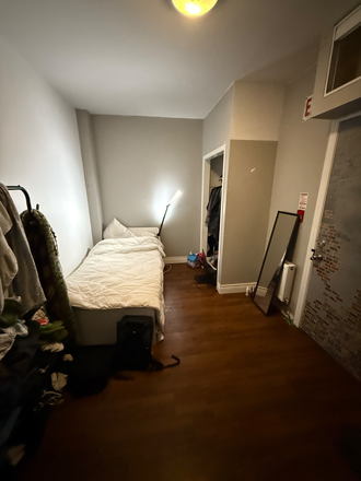 Bedroom - 3-Bed 1-Bath, Baldwin Village. Close to St. George Campus and Chinatown