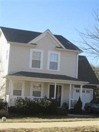 - 3 Bedroom 2.5 Bath House with 1 Car Garage