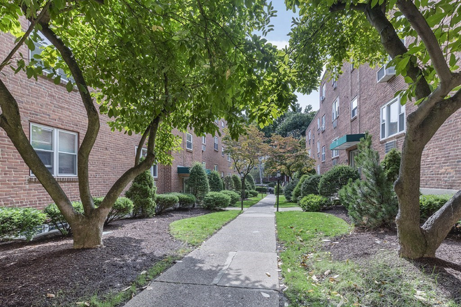 private entrance - Private room in beautiful, fully furnished apartment