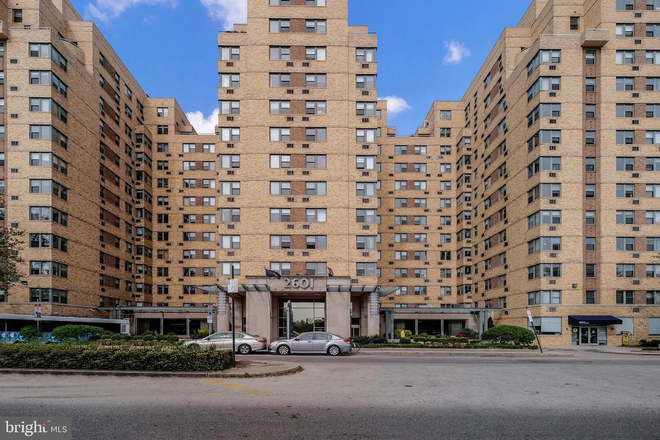 Building Facade - 2601 Parkway Condominium