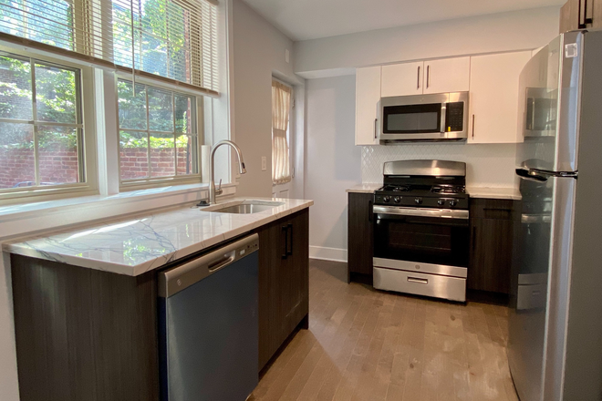 Kitchen - 1 Bedroom, 1.5 Bath, Fully renovated, Private Backyard. The Society Hill Gem