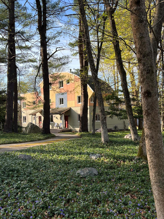 House as seen from road - Quiet 2-room suite with private bath, in private home