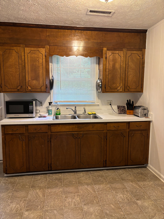 Kitchen - 2 BR, 1 Bath Less than 10 minutes to Liberty