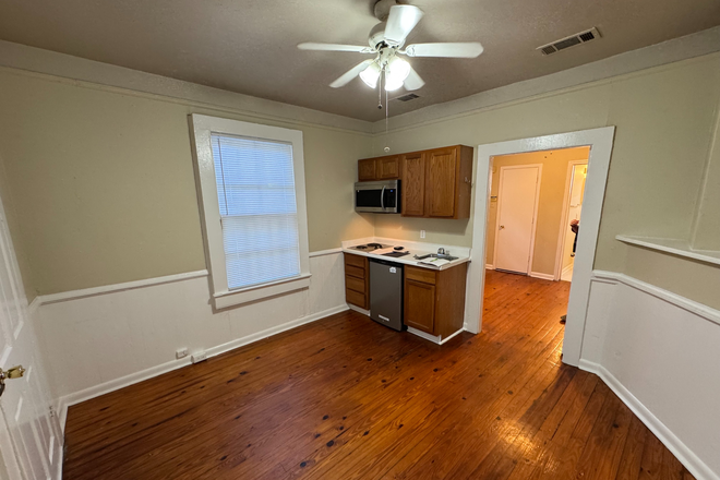 Living Room - AVAILABLE NOW! for summer classes