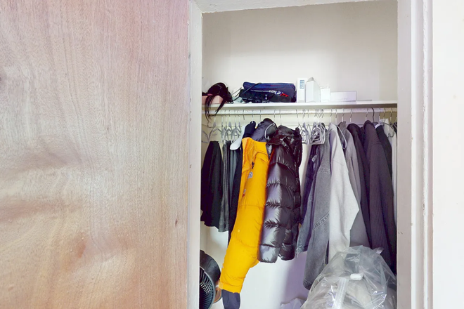 Closet - Apartment Close to Campus