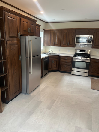 kitchen - Single Family Home with deleading certificate