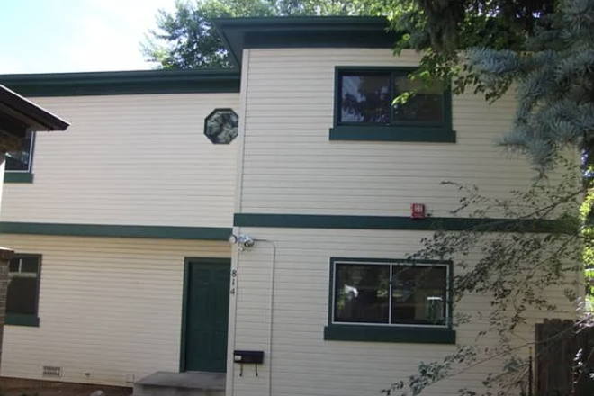 House - Spring Sublet- Super close to campus! Price and start/end date are totally negotiable!