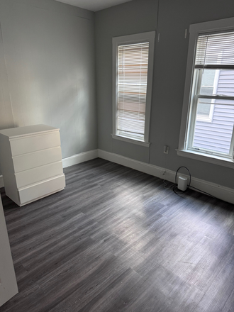Bedroom - 3140 & 3142 Washington St. Apartments