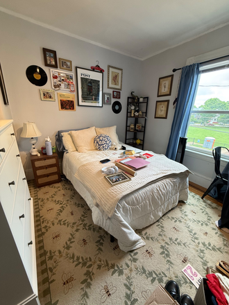 - - RARE LOCATION 4 BED 1.5 BATH TUFTS UNIVERSITY 6/1/2027 Apartments