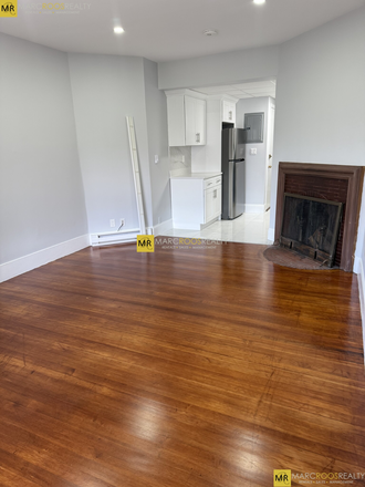 Living Space - Comm Ave Newly Updated Studio Kenmore Sq Apartments