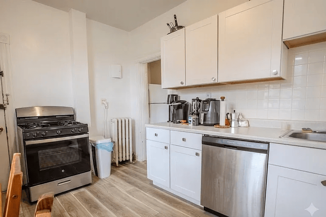 Kitchen - Furnished 1-Bedroom Winter Sublet in Allston — Dec. 17–Jan. 17