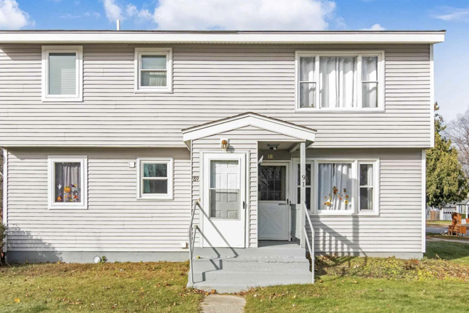 Exterior shot - STUNNING, NEWLY RENOVATED 3 BEDROOM 1 BATH APARTMENT IN THE NEW NORTH END