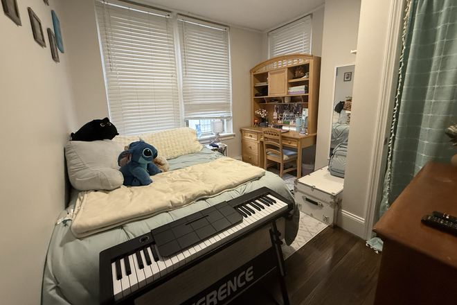 bedroom - Room rental, close to Berklee Apartments