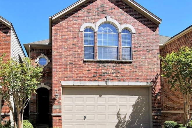 Charm House - **Fully Furnished | Walking Distance to University!**