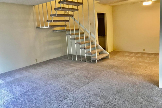 Stairs - 4017 Camino Lindo STUDENTS WELCOME! WALK TO SHOPS, SHUTTLE, WHOLEFOODS