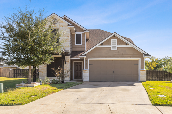 Front of house - SPACIOUS 4-BED, 3.5-BATH HOME IN EDGEWATER GAME ROOM, STUDY, FENCED YARD, NEAR TEXAS A&M
