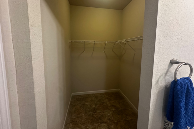 Closet - Lark Tuscaloosa
