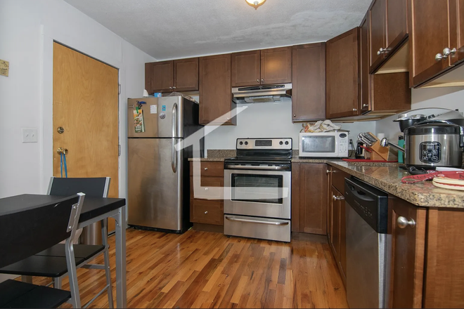Kitchen - Private bedroom sublet for August - Near HMS! Apartments