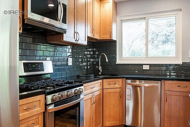 Kitchen - House close to campus