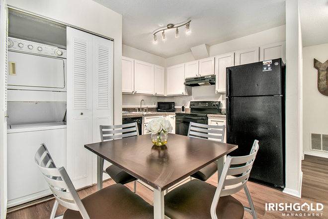 Kitchen - Female Summer Sublet — Private Bedroom at The Bend | May 1–July 31 | Lease Renewal Available