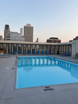 Rooftop Pool / Sundeck - Modern Gold Coast Studio Near CTA – Rooftop Pool, Utilities + Internet Included