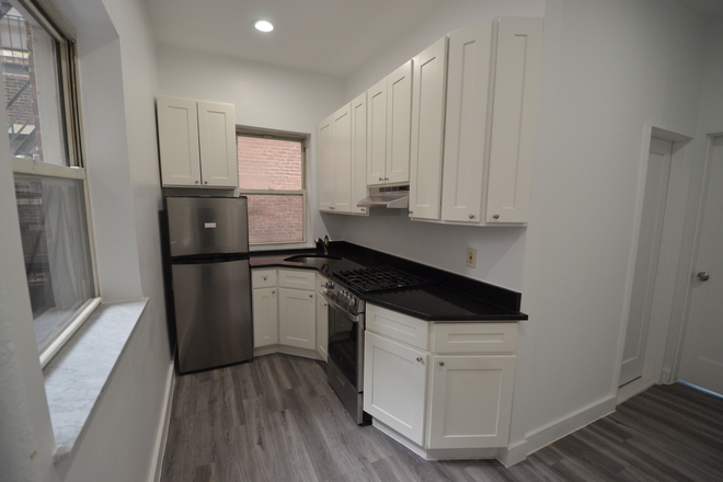 Kitchen - 3 Bed Available 9/1/26! *CONTACT NOAH 603-470-8181 Apartments