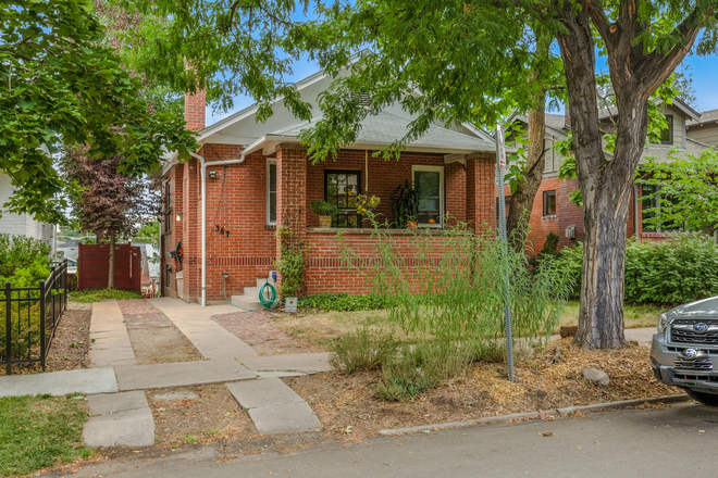 Front of home and driveway for tenant to park - SECLUDED APT GREAT CENTRAL LOCATION Wash Park West Classic Craftsman 1922 Brick Bungalow