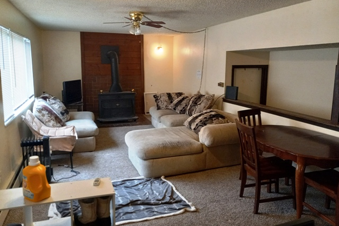 828 Marine #5 - living room - Large 3BR Apt. on The Hill - 4 PERSON MAX