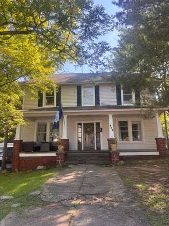 Outside Street View - Sublease for Spring 2027, 3 minute walk from campus, House (Shared Housing)