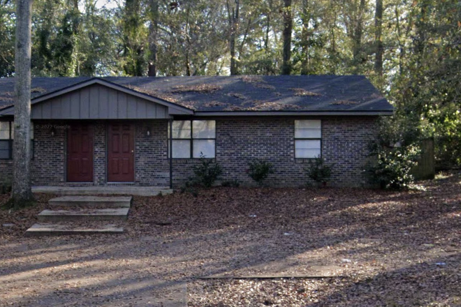 Outside Street View, 2 parking spots per apartment - Historic district, tucked away 2 bed/1 bath