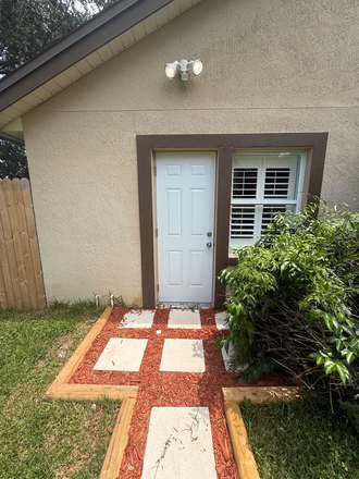Private access - UCF 1 bedroom, 1 bathroom apartment