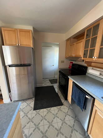 Kitchen - 2-Bedroom House + Basement | Hardwood Floors | Laundry | Near UIUC