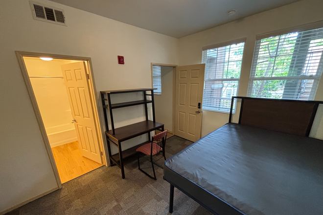 Bedroom - PRIVATE BED & BATH in 3 bed 2 bath Vista Del Campo Apartment