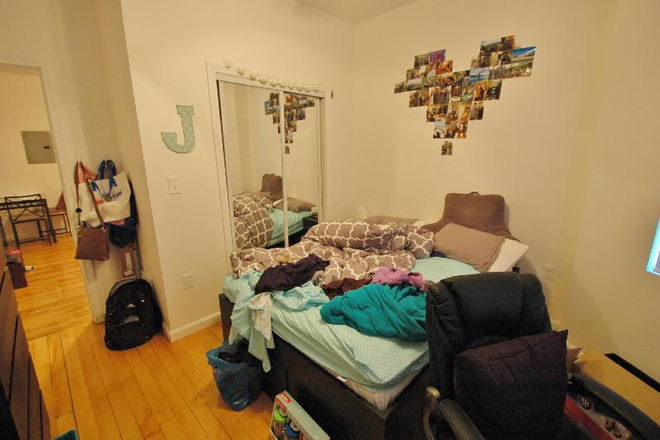 . - 3 Bed 1 BA on Westland Ave Avail 9/1