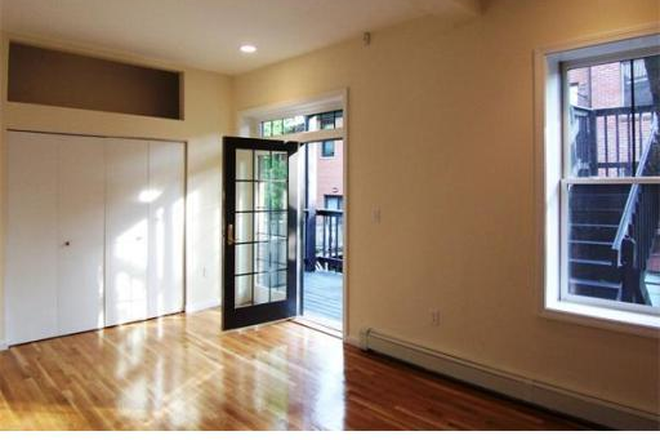 Call call or text Arezou at 617-584-7817 - Amazing 2 bed 1 bath on Fort Ave. w/H&HW inc.!!! NO Broker FEE!!!!!! Apartments