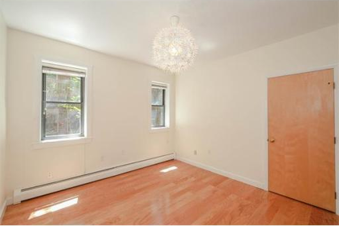 Call NOW for showings! 617-236-8550 - PRINCE ST - *HALF FEE* LUXE CAMBRIDGEPORT 3BR/1BA CONDO AVAIL *9/1/2026* W/ LNDRY IN BLDNG, H&HW INC