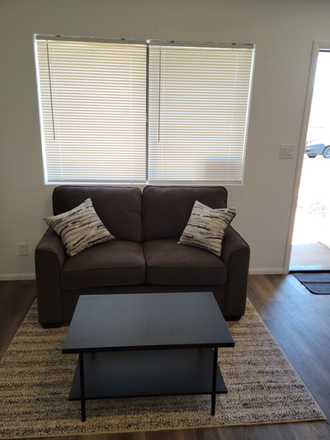 Shared living room - One bedroom/private bathroom walking distance to campus